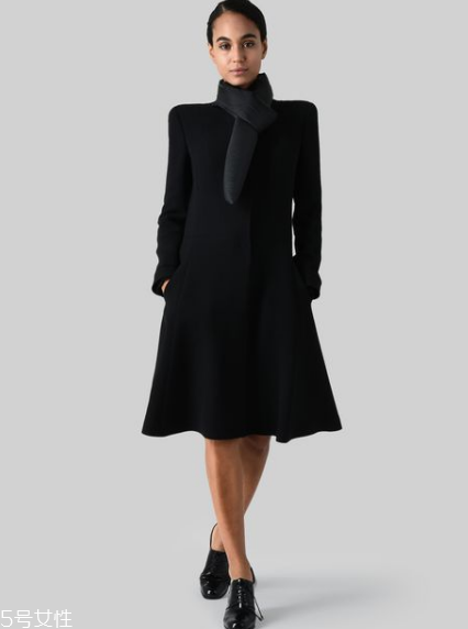 阿瑪尼風(fēng)衣不合格是真的嗎？售價(jià)3萬竟然不合格