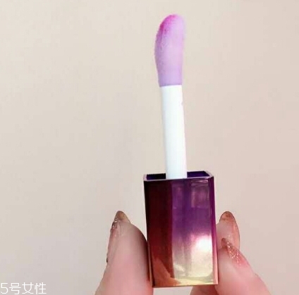 唇蜜怎么涂？一步一步打造嘟嘟唇