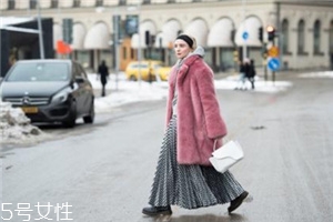 皮草下身搭配什么好看？這個(gè)冬天不怕冷