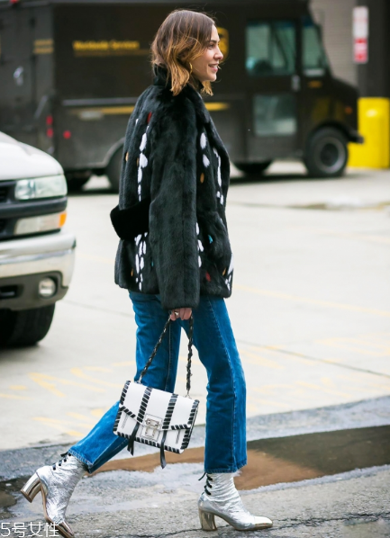 皮草下身搭配什么好看？這個(gè)冬天不怕冷