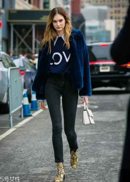 皮草下身搭配什么好看？這個(gè)冬天不怕冷