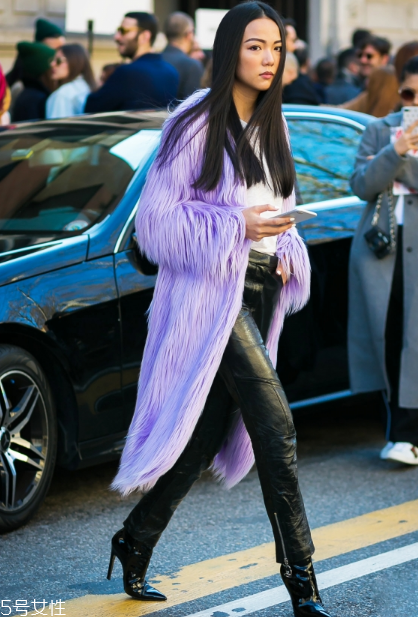 皮草下身搭配什么好看？這個(gè)冬天不怕冷