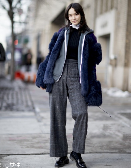 皮草下身搭配什么好看？這個(gè)冬天不怕冷
