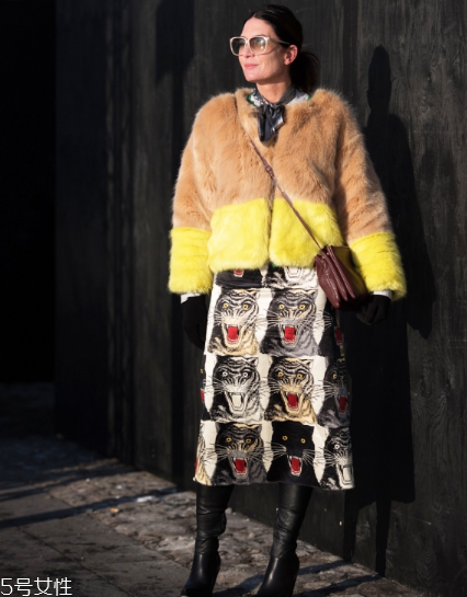 皮草下身搭配什么好看？這個(gè)冬天不怕冷