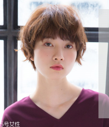 發(fā)量多女生適合什么發(fā)型？形象百變的你