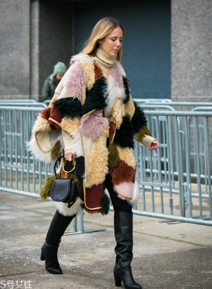 皮草里面搭配什么好看？選對內(nèi)搭是關(guān)鍵