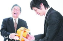 給領(lǐng)導(dǎo)送禮怎么說(shuō)合適？真誠(chéng)并且要注意分寸