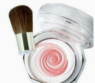 選對腮紅要注意哪些？十款不踩雷腮紅推薦