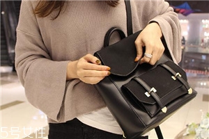 2018流行什么款式雙肩包？出街玩耍的標(biāo)配