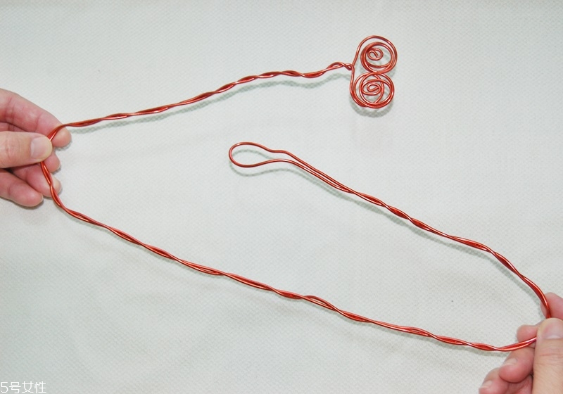 塑料袋收納妙招圖解 4個(gè)收納小技巧 塑料袋收納妙招圖解 4個(gè)收納小技巧