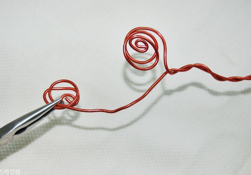 塑料袋收納妙招圖解 4個(gè)收納小技巧 塑料袋收納妙招圖解 4個(gè)收納小技巧