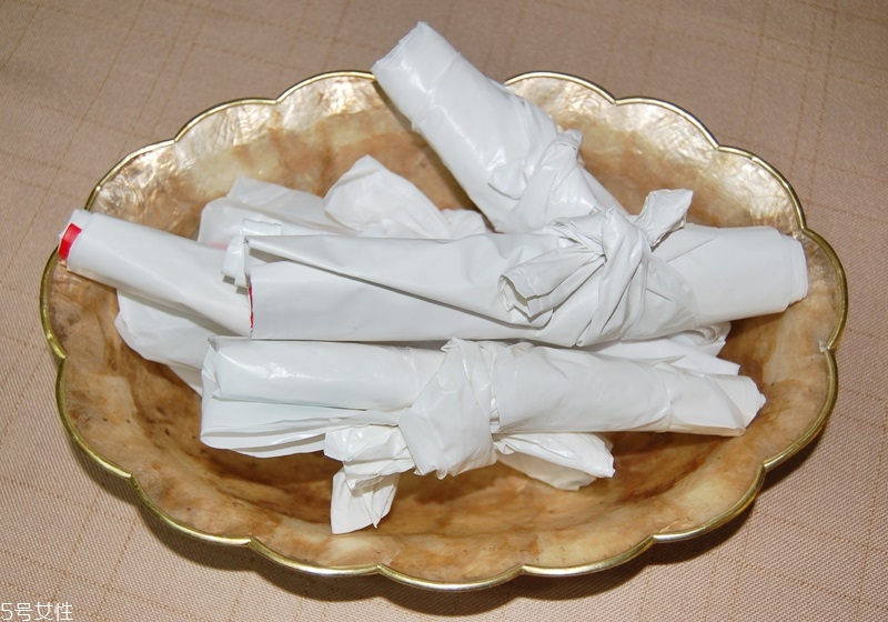 塑料袋收納妙招圖解 4個(gè)收納小技巧 塑料袋收納妙招圖解 4個(gè)收納小技巧