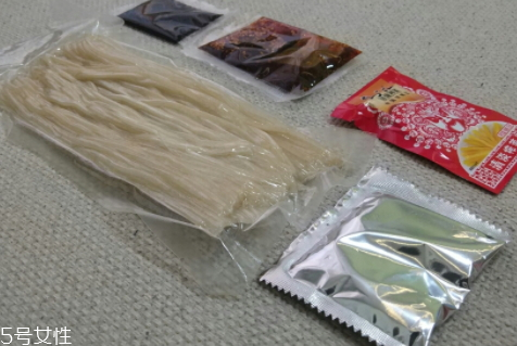 酸辣粉怎么泡泡多久 美味酸辣粉的吃法 酸辣粉怎么泡泡多久 美味酸辣粉的吃法