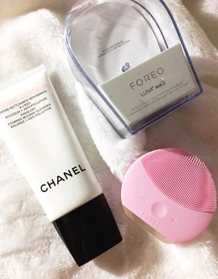 香奈兒美白洗面奶好用嗎？摸著良心推薦