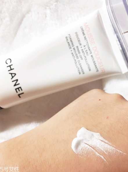 香奈兒美白洗面奶好用嗎？摸著良心推薦