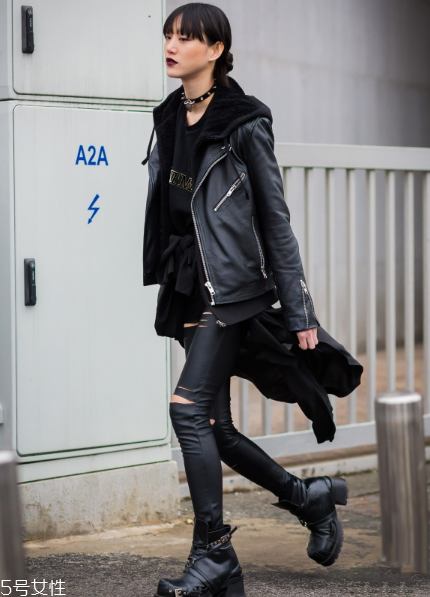 皮衣下面搭配什么好看？玩出個性混搭風(fēng)