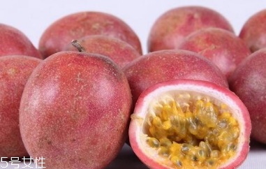 西番蓮和百香果的區(qū)別 西番蓮和百香果的區(qū)別