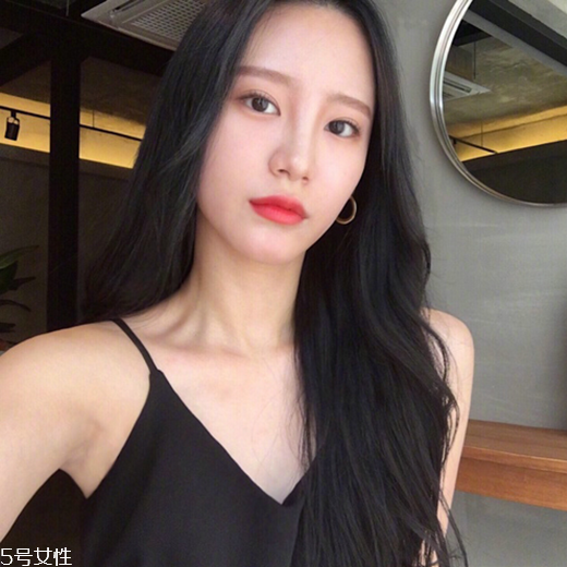 發(fā)量多女生適合什么發(fā)型？形象百變的你