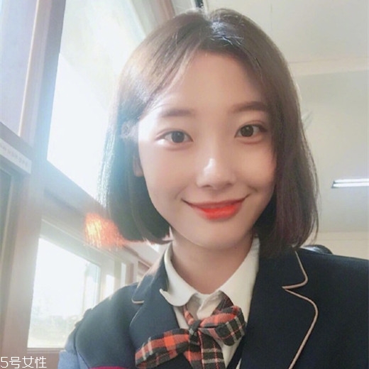 女生發(fā)質(zhì)軟適合什么發(fā)型？胖圓臉顯瘦發(fā)型參考