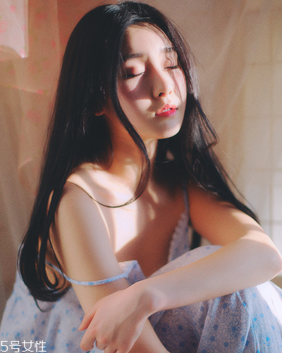 中分發(fā)型適合什么臉型的女生 2018短發(fā)發(fā)型推薦 中分發(fā)型適合什么臉型的女生 2018短發(fā)發(fā)型推薦