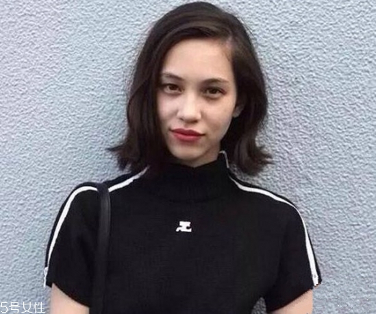 齊肩發(fā)怎么燙好看？女生發(fā)型設(shè)計(jì)與臉形搭配