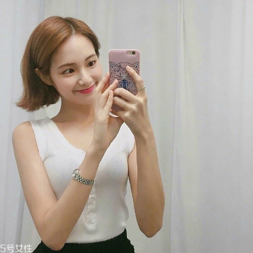 2018中短發(fā)最新發(fā)型 韓式丸子頭的扎法 2018中短發(fā)最新發(fā)型 韓式丸子頭的扎法