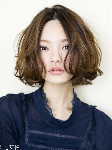女生發(fā)質(zhì)軟適合什么發(fā)型？胖圓臉顯瘦發(fā)型參考