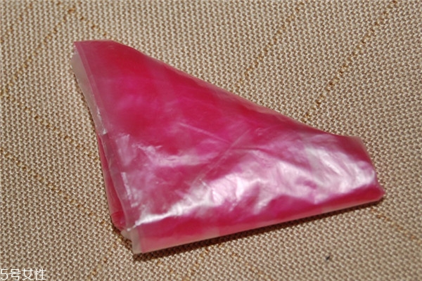 塑料袋收納妙招圖解 4個(gè)收納小技巧 塑料袋收納妙招圖解 4個(gè)收納小技巧