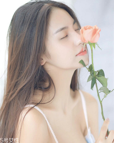 中分發(fā)型適合什么臉型的女生 2018短發(fā)發(fā)型推薦 中分發(fā)型適合什么臉型的女生 2018短發(fā)發(fā)型推薦