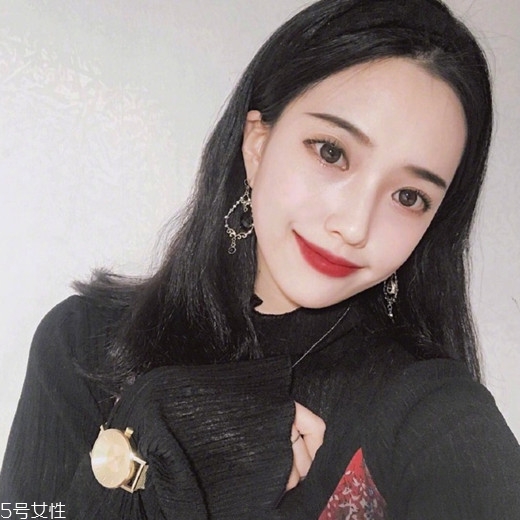 齊肩發(fā)怎么燙好看？女生發(fā)型設(shè)計(jì)與臉形搭配