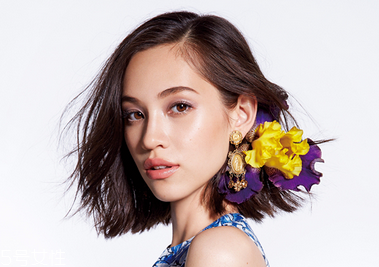 2018中短發(fā)最新發(fā)型 韓式丸子頭的扎法 2018中短發(fā)最新發(fā)型 韓式丸子頭的扎法