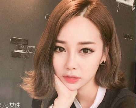 鉆石臉適合什么發(fā)型？流行色也隨之而來