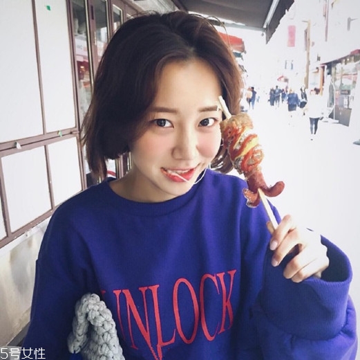 女生發(fā)質(zhì)軟適合什么發(fā)型？胖圓臉顯瘦發(fā)型參考