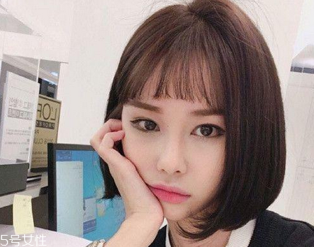 鉆石臉適合什么發(fā)型？流行色也隨之而來