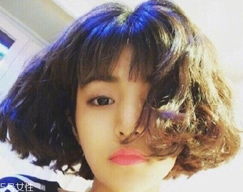 2018最流行的十款發(fā)型 優(yōu)雅簡(jiǎn)單的短發(fā)扎法 2018最流行的十款發(fā)型 優(yōu)雅簡(jiǎn)單的短發(fā)扎法