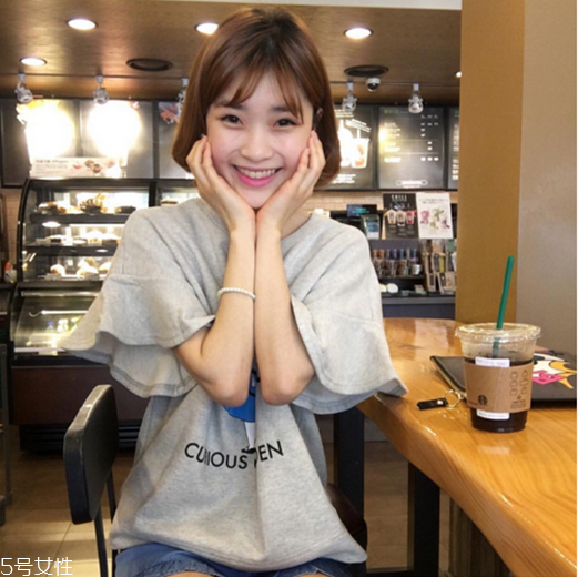 女生發(fā)質(zhì)軟適合什么發(fā)型？胖圓臉顯瘦發(fā)型參考