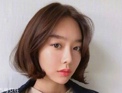 短發(fā)可以燙什么發(fā)型？聽(tīng)說(shuō)這些短發(fā)可以瘦臉