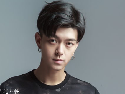 2018男生流行發(fā)型名稱 2018年男生短發(fā)發(fā)型圖片