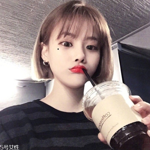 發(fā)量多女生適合什么發(fā)型？形象百變的你