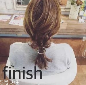 女生冬天長發(fā)怎么編好看？長發(fā)妹紙才懂得的痛