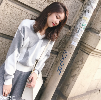 毛衣是不是都起球？跟毛衣材質(zhì)有關(guān)