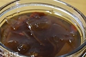 冰糖雪梨膏孕婦能吃嗎？孕婦吃冰糖雪梨膏適量最好