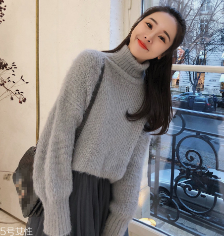 毛衣和衛(wèi)衣哪個暖和？衛(wèi)衣要更加擋風(fēng)