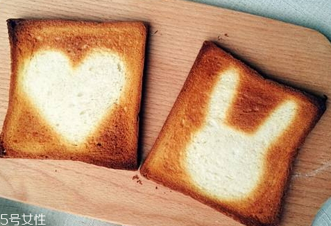 微波爐烤吐司能烤脆嗎 烤吐司的小訣竅 微波爐烤吐司能烤脆嗎 烤吐司的小訣竅