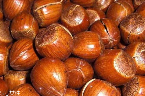 微波爐烤榛子多長時間 幾分鐘即可 微波爐烤榛子多長時間 幾分鐘即可