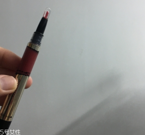 唇彩可以帶上飛機嗎？不用過于擔(dān)心