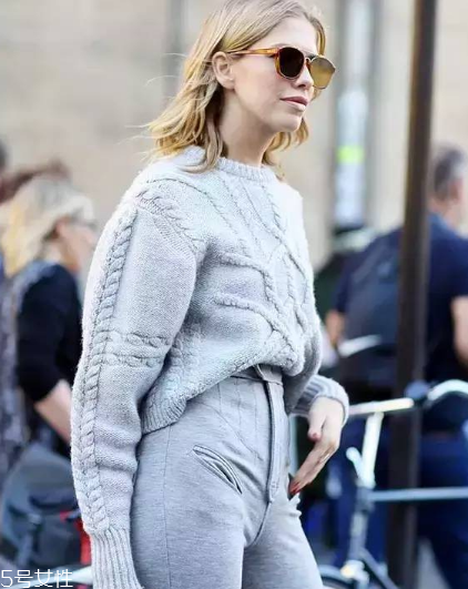 毛衣粘上口香糖怎么辦？巧妙運(yùn)用身邊物