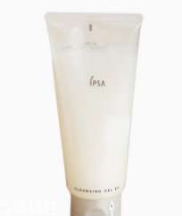 沒有卸妝水怎么卸妝？食用油+洗面奶也能搞定