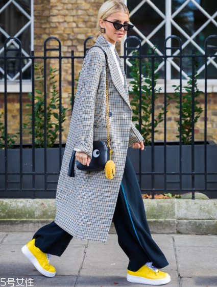 闊腿褲冬天怎么搭配？過一個時髦的冬天