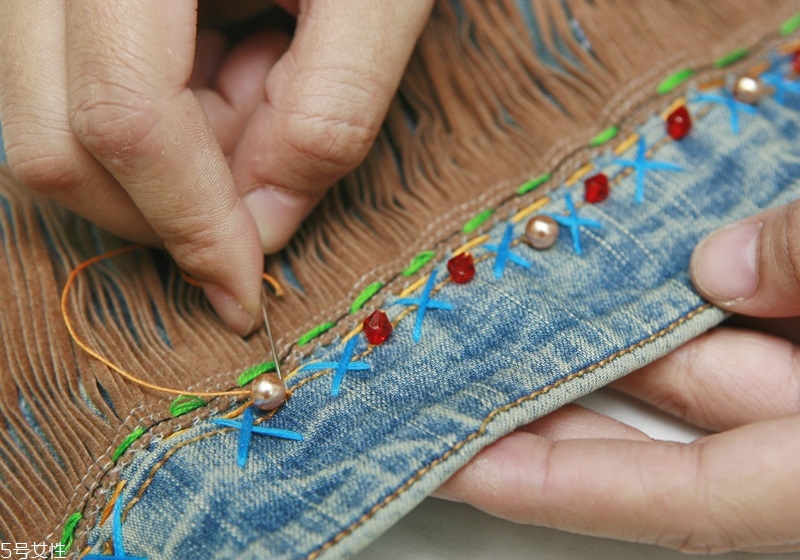 舊衣服改造保濕杯套教程 風(fēng)格多變 舊衣服改造保濕杯套教程 風(fēng)格多變